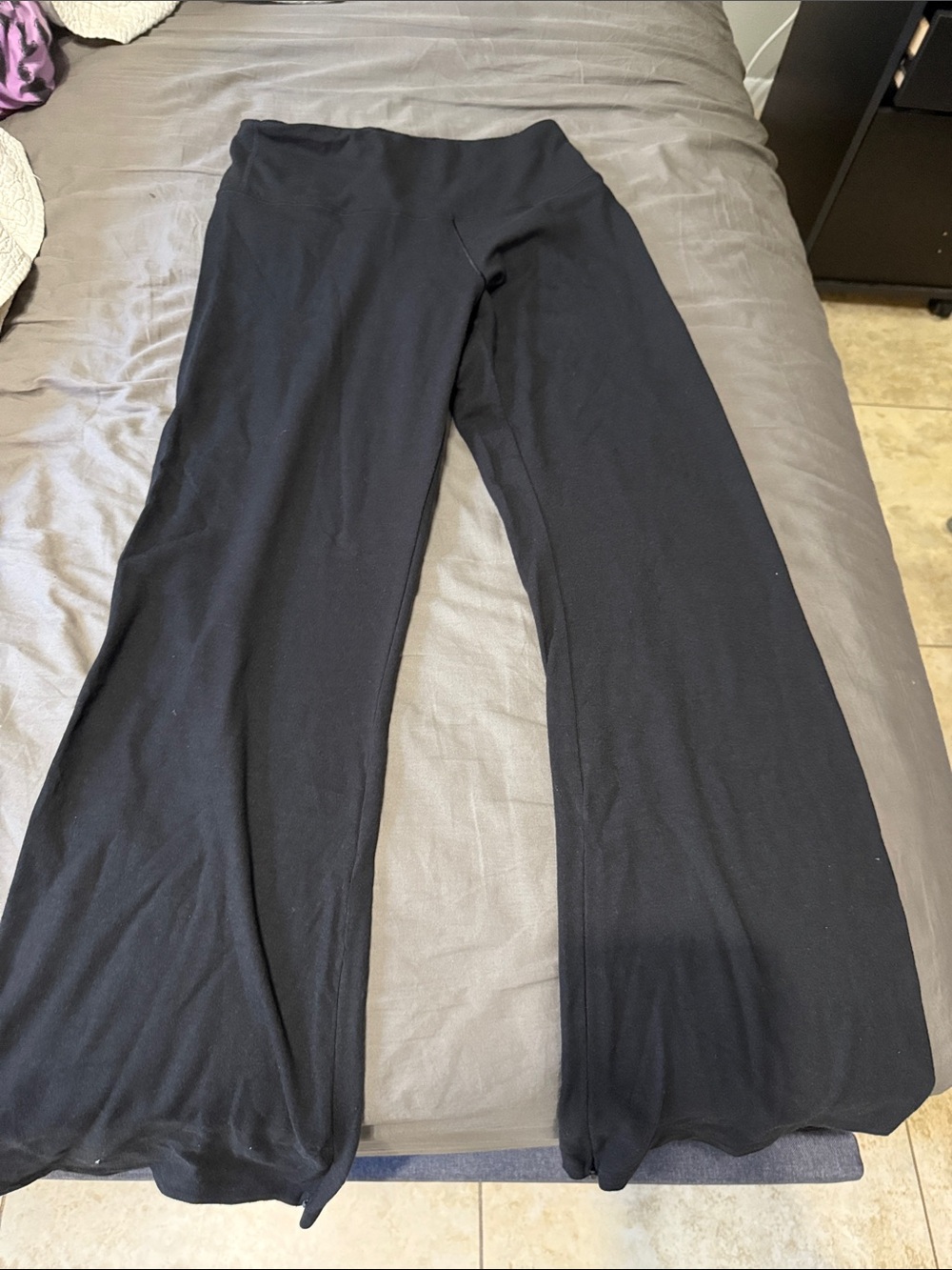 Victoria’s Secret flare leggings medium short black